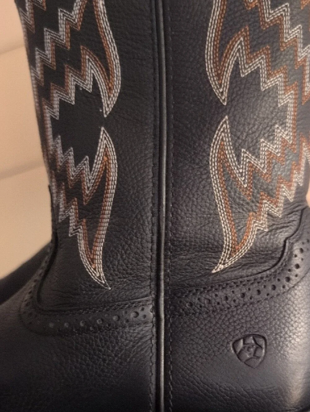 Ariat Black Kids' Western Pull-On Boots 5.5 Used Contrast Stitching Cowboy Ranch